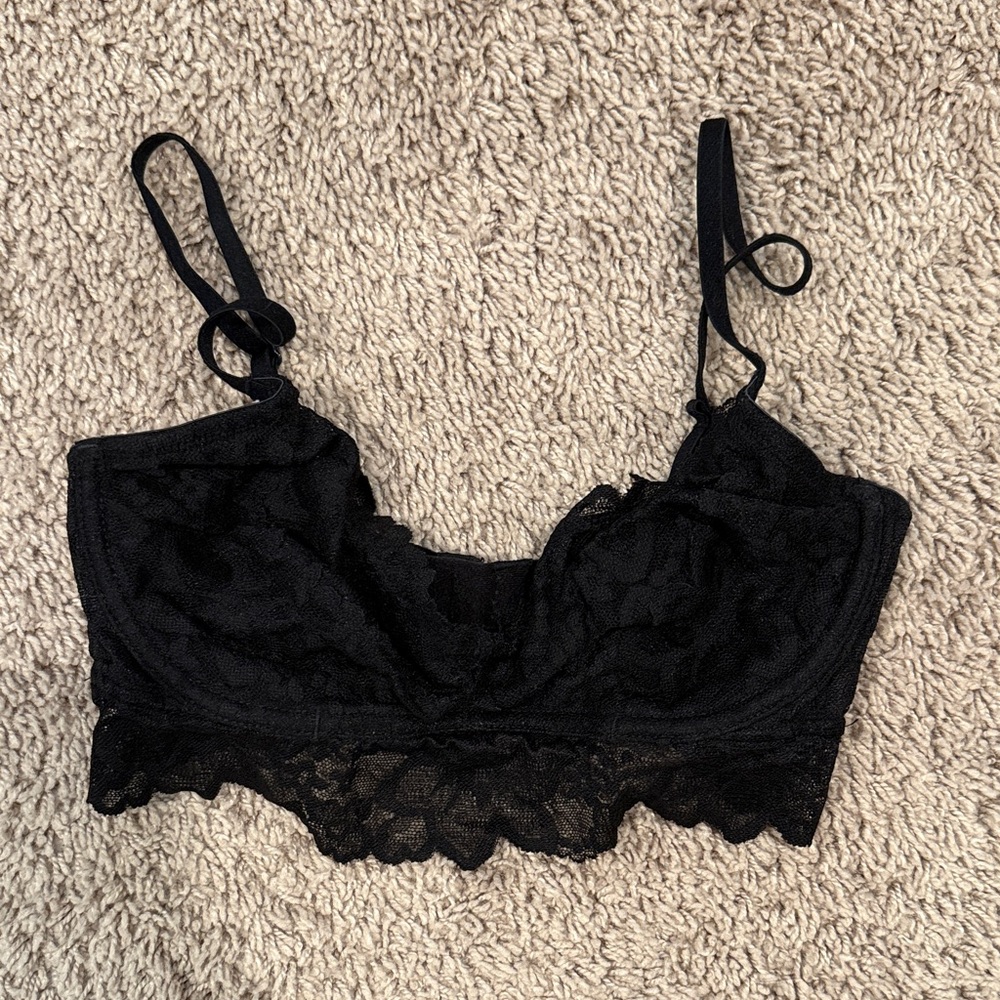 PINK Victoria's Secret Black Lace Bralette